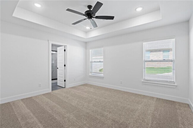 Building Photo - 4206 SW Adams Rd