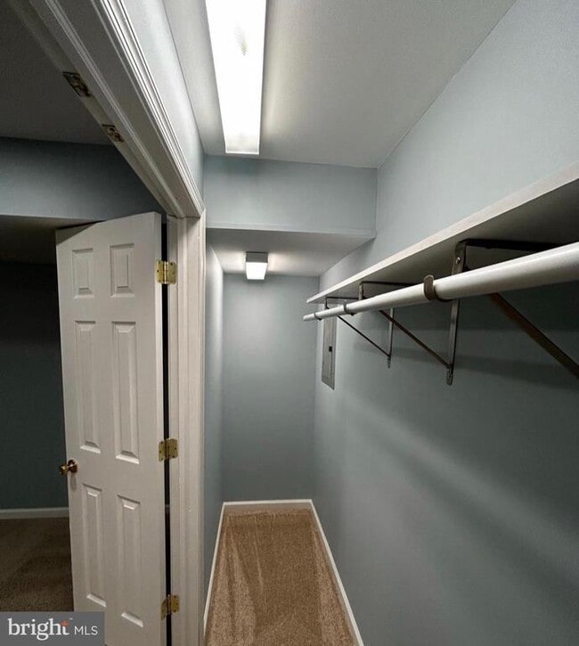 Building Photo - 5415 Chillingham Pl