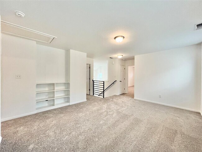 Building Photo - 3200 College Park Dr