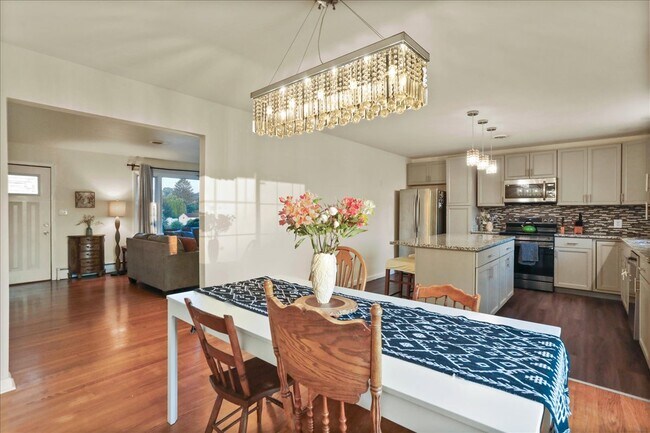 Building Photo - 13715 Dixie Dr