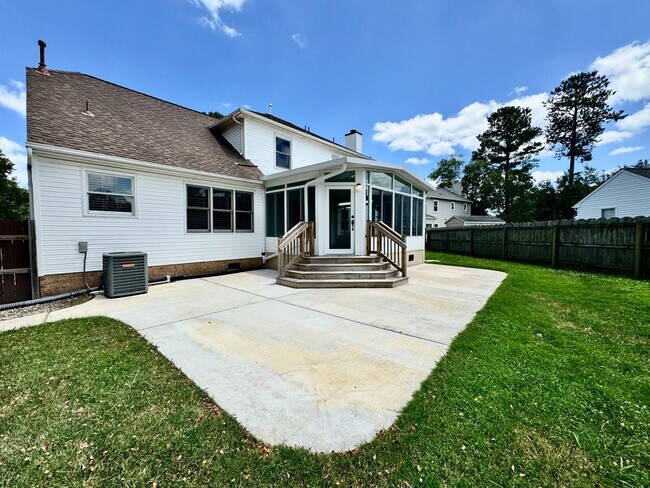 Building Photo - 2309 Cornstalk Ct