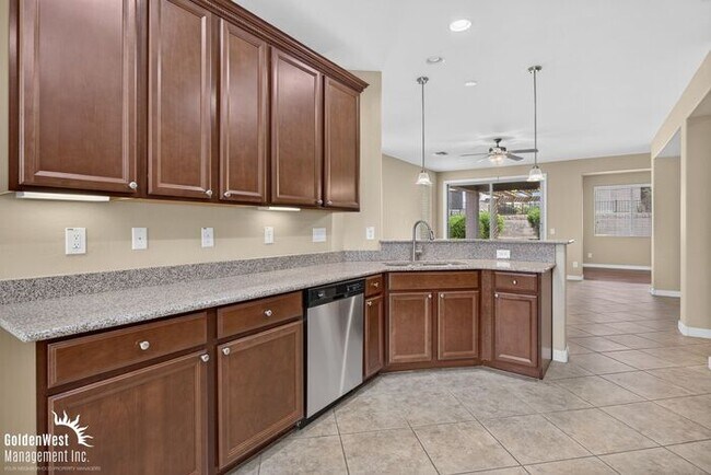 Building Photo - Beautiful 2Bdm 2Ba Home with Covered Backyard Patio in Buckeye - LOCATED IN A 55+ YEARS COMMUNITY.