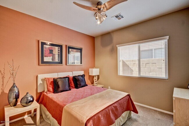 Building Photo - Gorgeous 4 Bed single level home at  Fireside - Norterra