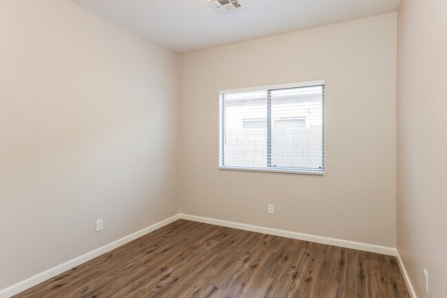 Building Photo - 4629 W Fortune Dr