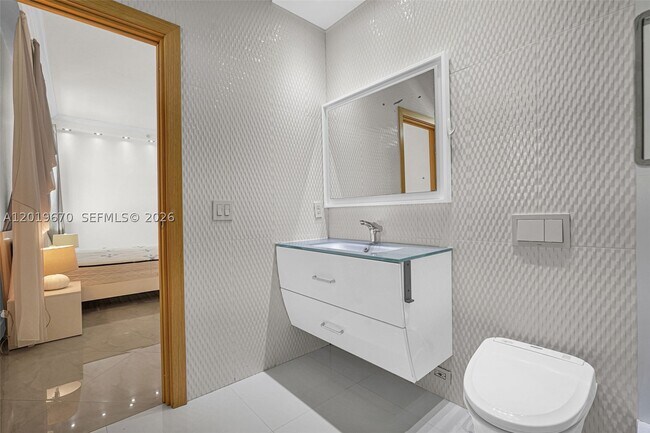 Building Photo - 3001 S Ocean Dr