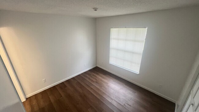 Building Photo - 2/2 Quiet and Cozy Palm Bay Unit AVAILABLE NOW! - $300 DISCOUNT AVAILABLE!