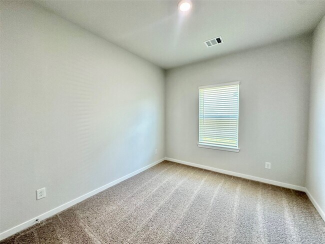 Building Photo - 12026 Curlin Dr