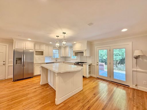 Building Photo - **OFFERING REFUNDABLE APPLICATION FEES & $250 MOVE IN PROMOTION** Incredible 5BD, 4.5BA House in ...