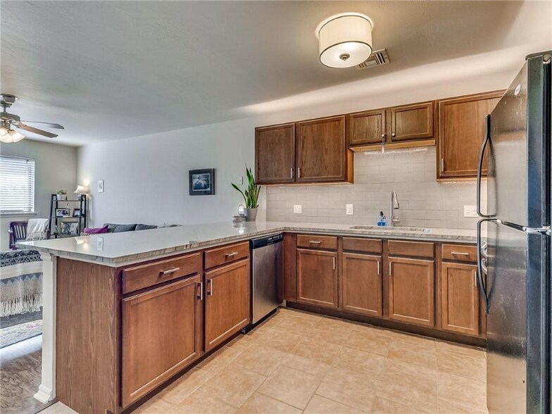 Building Photo - 1320 12th Ave SE