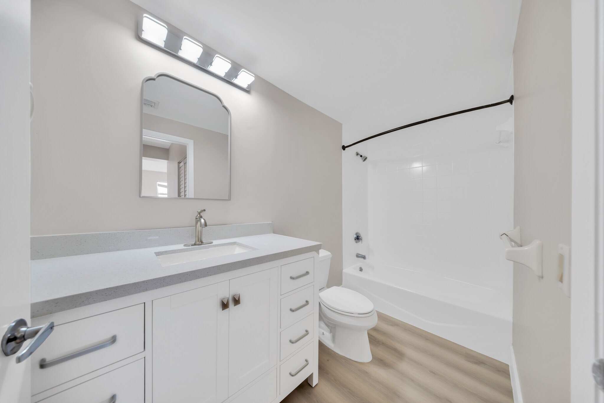 Building Photo - 185 SE 14th Ter