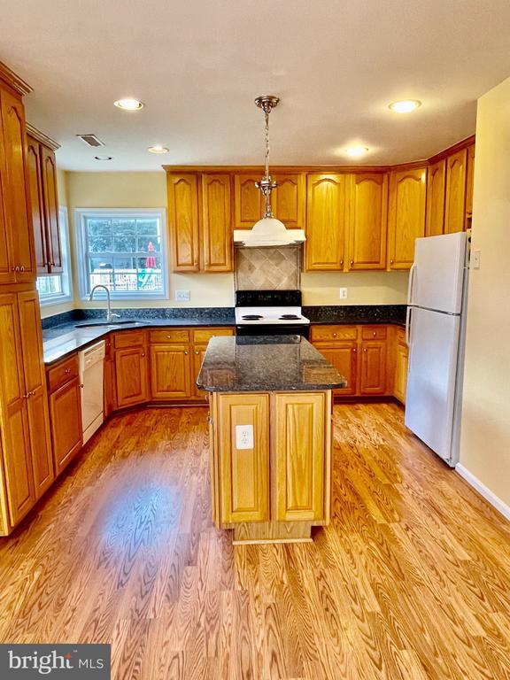 Building Photo - 9505 Wigwag Ct