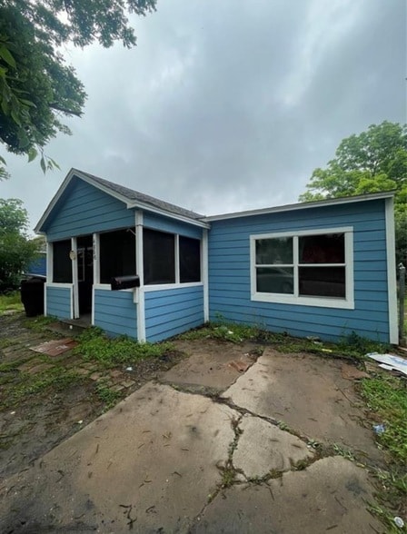 Building Photo - 4806 Airport Blvd