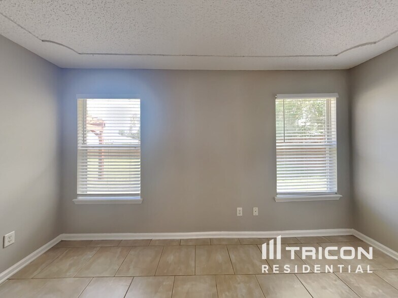 Building Photo - 3397 Westfield Dr