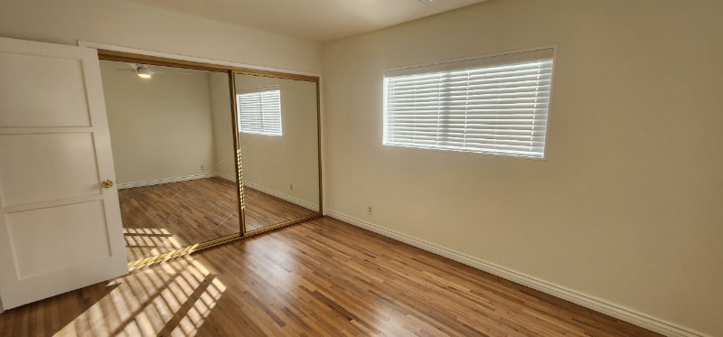 Building Photo - 4923 W 121st St