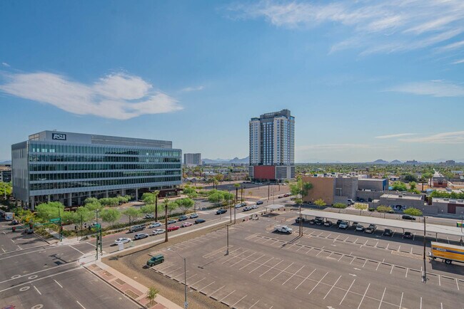 Building Photo - 700 N 4th St