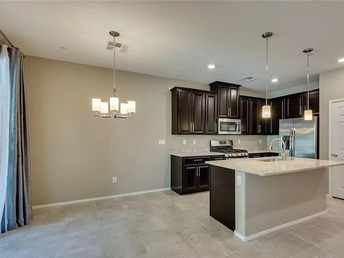 Building Photo - 8466 Classique Ave