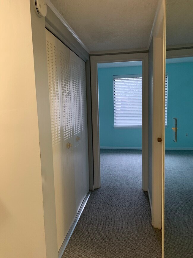 Building Photo - 231 Canal Park Dr