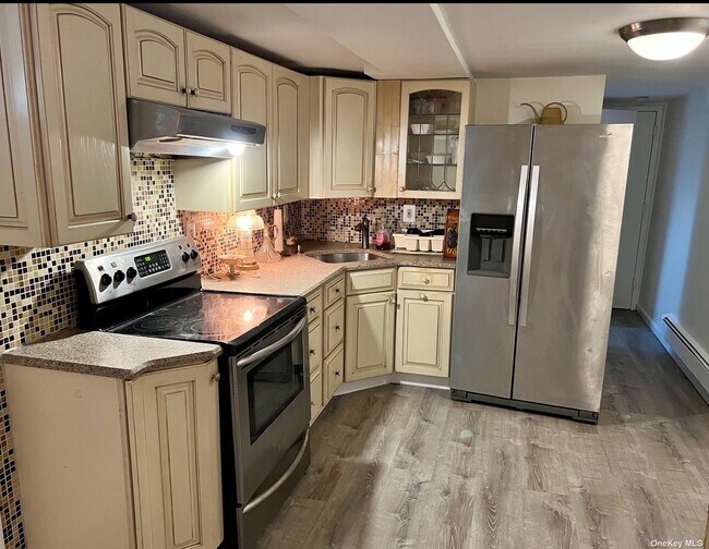 10 Weathervane Way 10 Weathervane Way Dix Hills NY 11746 Apartment