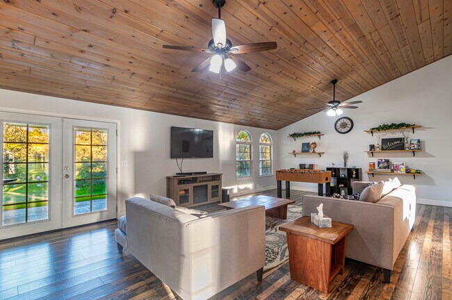 Building Photo - 28791 Yosemite Springs Pkwy