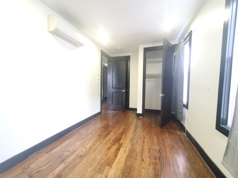 Unit 3 - 77 Vroom St