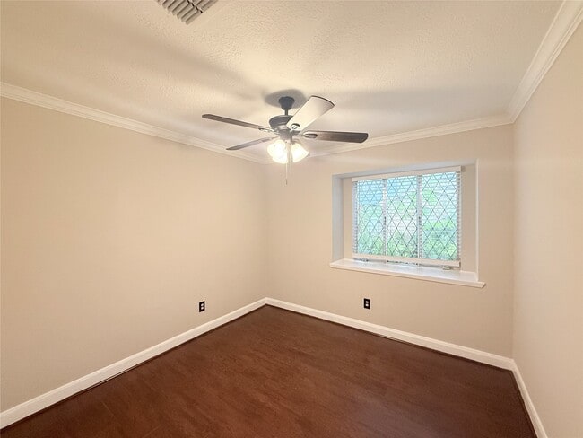 Building Photo - 6387 S Briar Bayou Dr