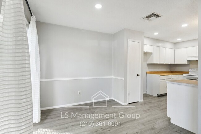 Building Photo - 6716 Windsor Hollow Dr