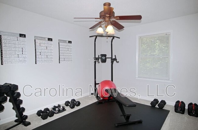 Building Photo - 6 Briton Ct