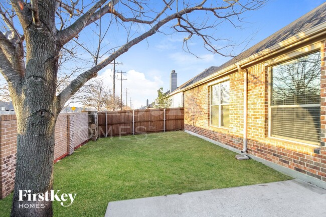 Building Photo - 1601 Lake Pine Dr