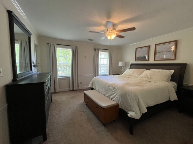 Building Photo - Beautifully Remodeled Colonial in James La...
