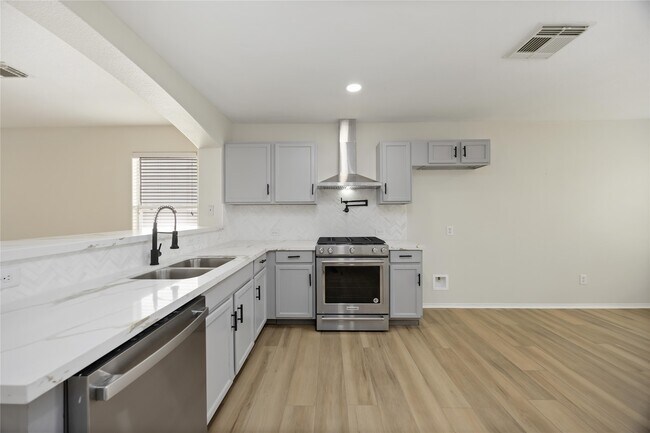 Building Photo - 1827 Cold River Dr