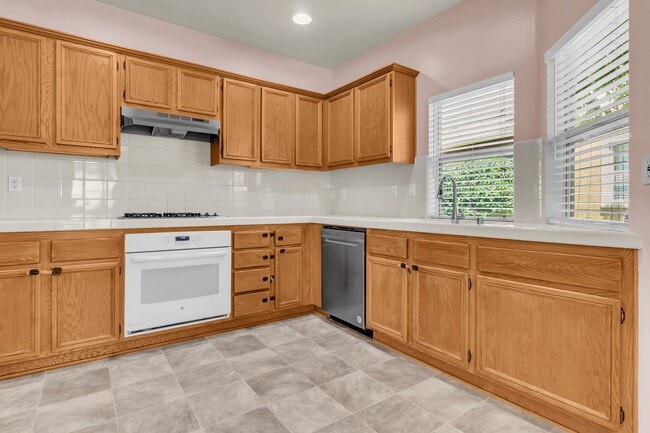 Building Photo - 2773 N Blackburn Dr