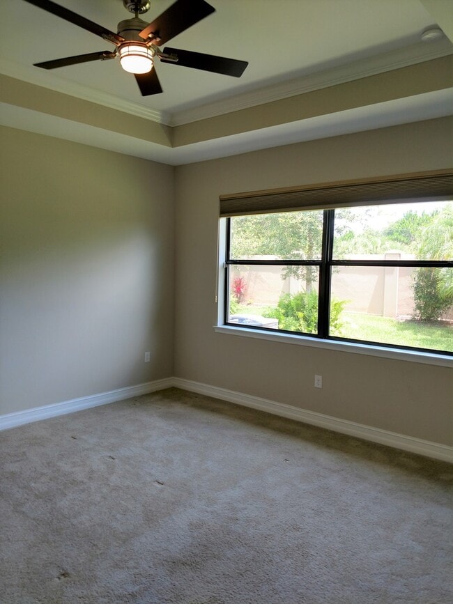 Building Photo - Unfurnished Annual Rental - Lovely 3 Bedroom Home in Calusa Park. Nicely upgraded and Pet Friendly