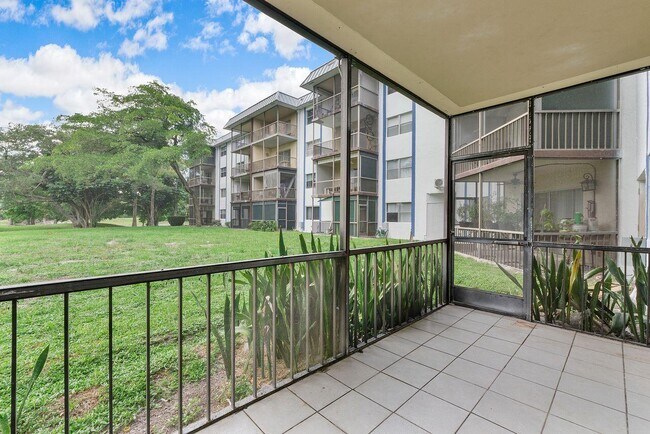 Building Photo - 6260 S Falls Cir Dr