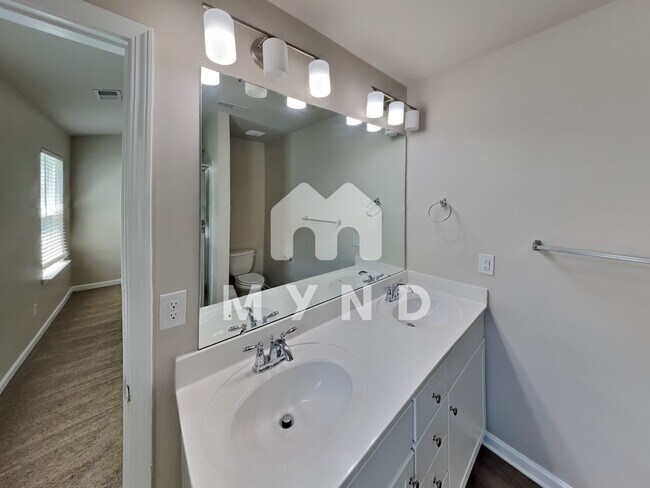 Building Photo - 5519 Newton Creek Dr