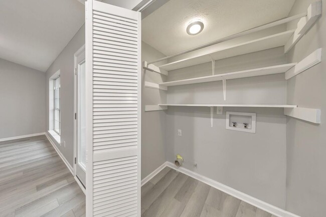Building Photo - 8453 Alden Dr