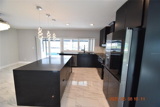 Building Photo - 1019 Spindle Palm Way