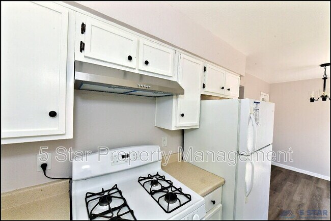 Building Photo - 1916 Lee Elder Dr