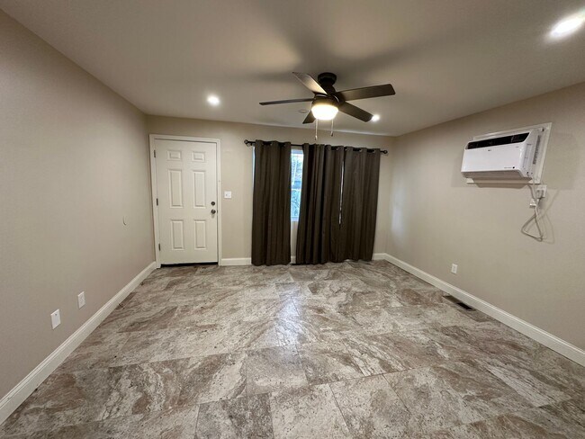 Building Photo - 3020 Northgate Ave