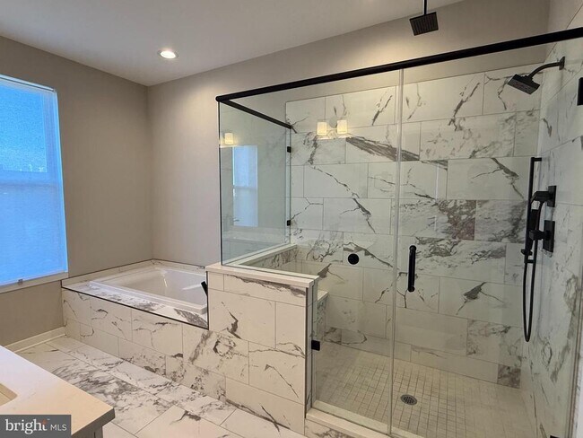 Building Photo - 3119 Pierview Ln