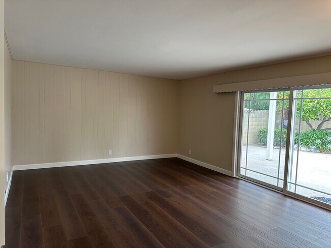 Building Photo - 1393 Scotch Cir