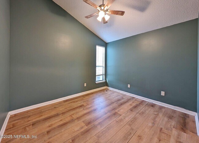Building Photo - 2511 Whispering Woods Blvd