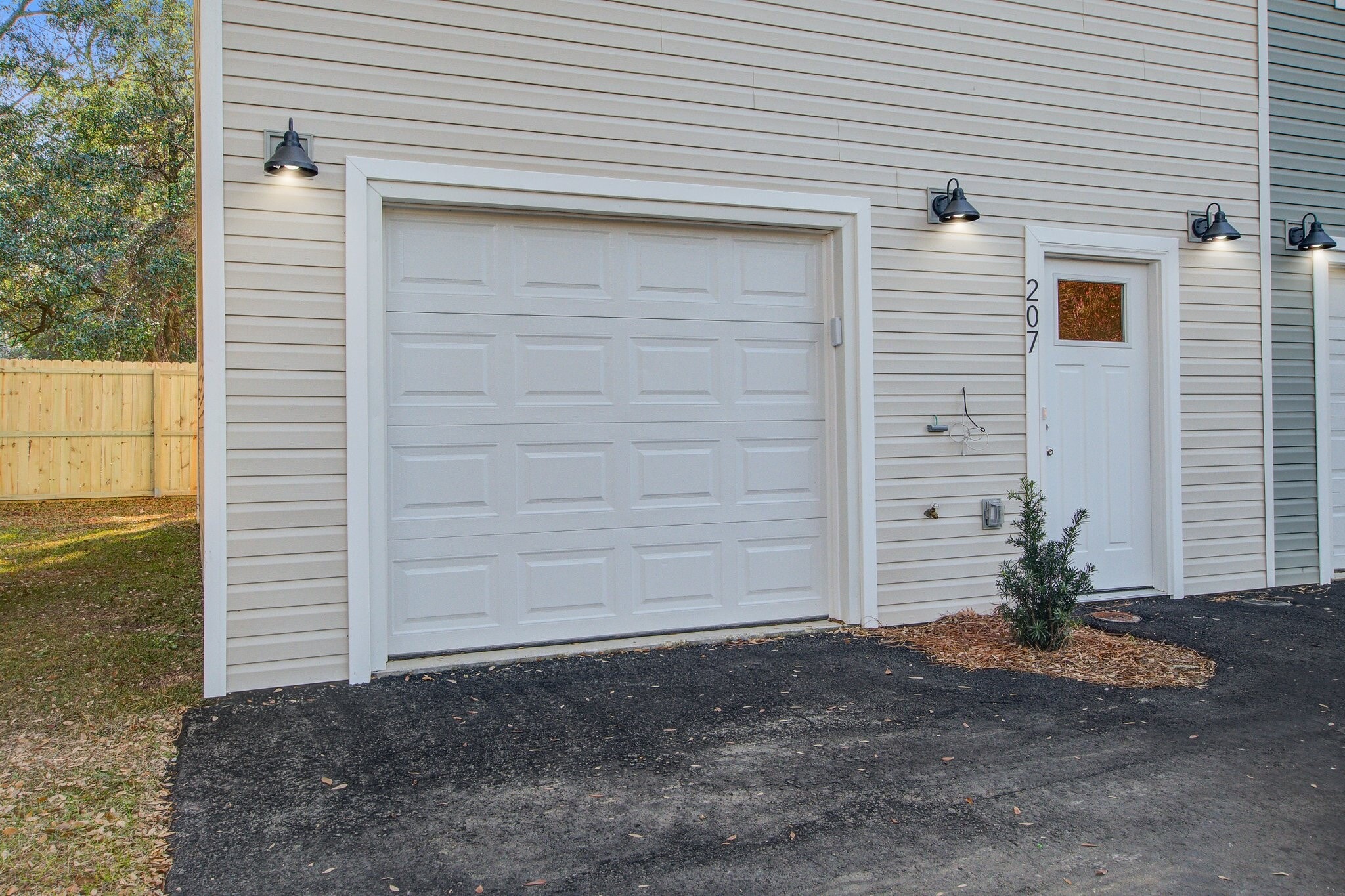 Building Photo - 2161 W Jimtown Dr