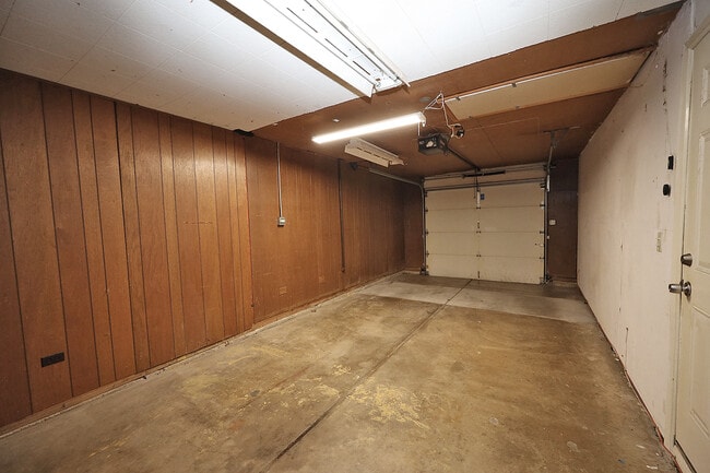 Building Photo - 122 Lela Ln
