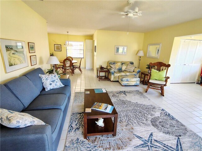 Building Photo - 5211 SE Sea Island Way