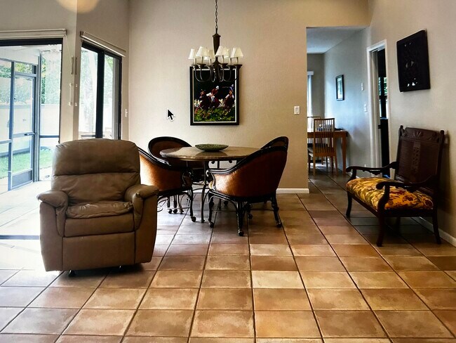 Building Photo - 2551 Bedford Mews Dr