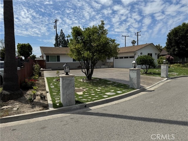 Building Photo - 11596 Bart Dr