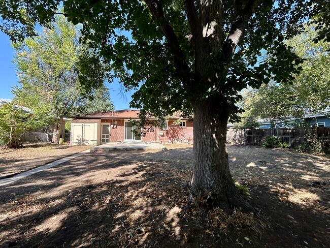 Building Photo - 740 38th St