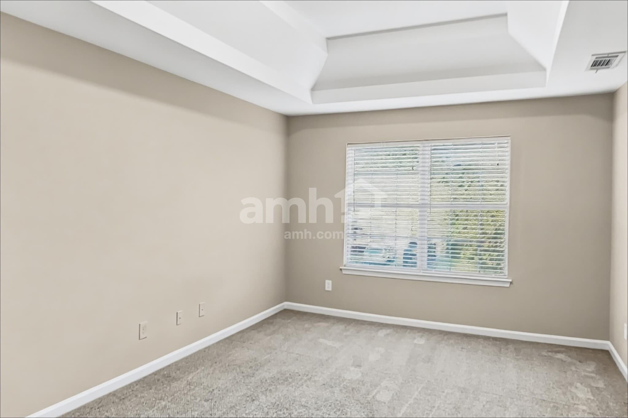 Building Photo - 4975 Hopewell Manor Dr