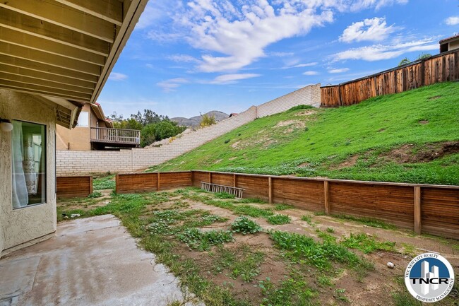 Building Photo - Stunning 4 BD | 3 Bath