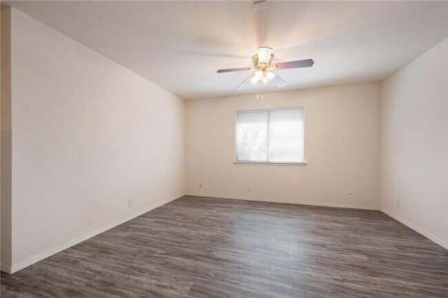 Building Photo - 102 Presidio Dr